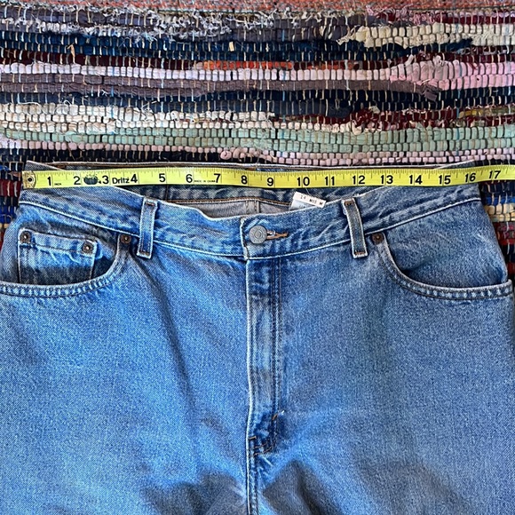 Vintage Levi 550 Relaxed Fit Tapered Leg Jeans - Picture 3 of 7